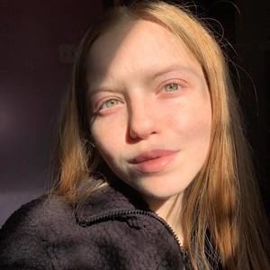 Meet your Posher, Lily